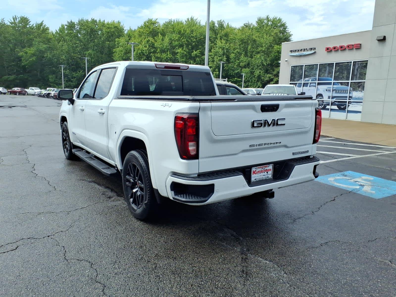 2024 GMC Sierra 1500 Elevation