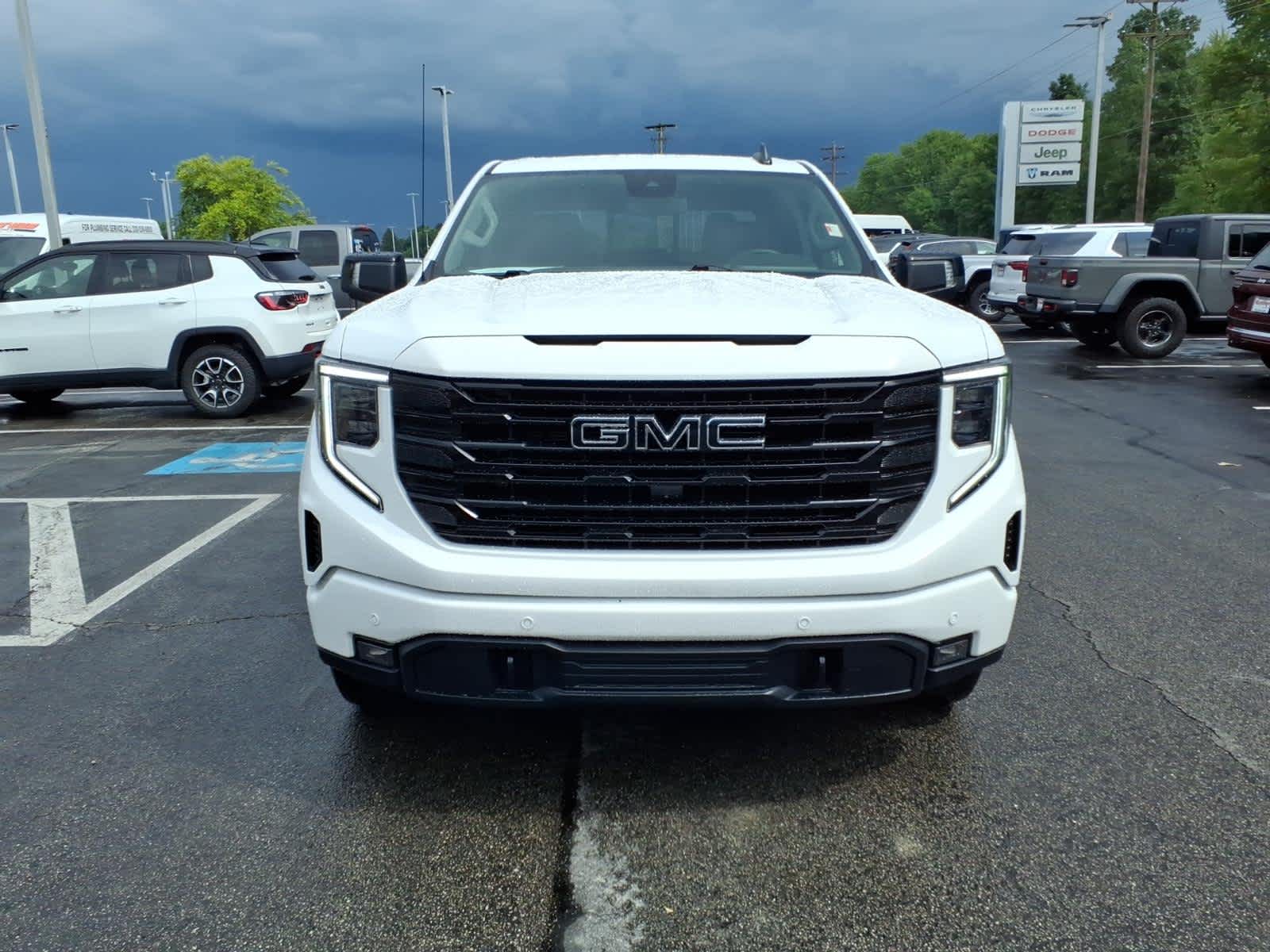 2024 GMC Sierra 1500 Elevation