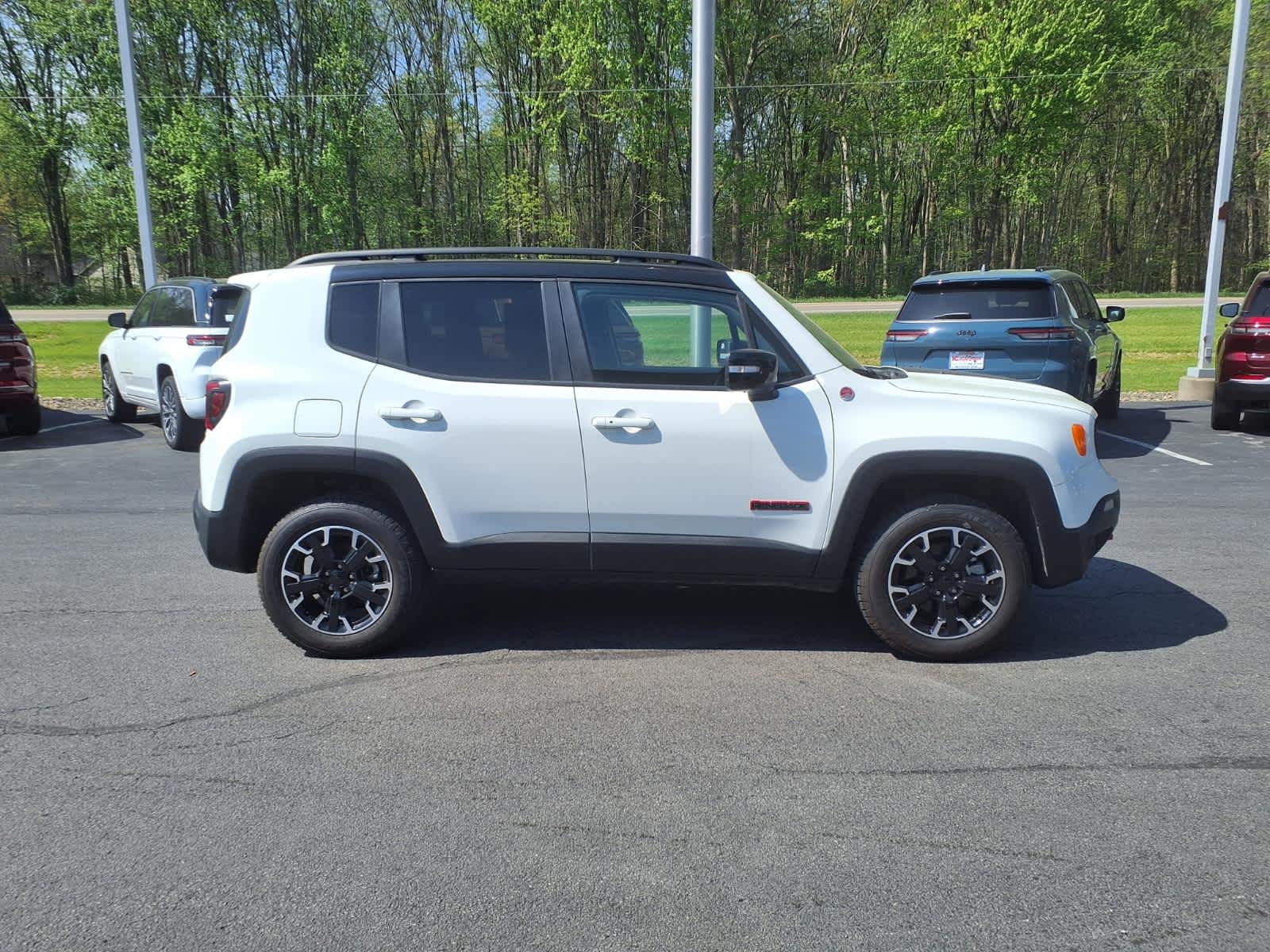 2023 Jeep Renegade Trailhawk