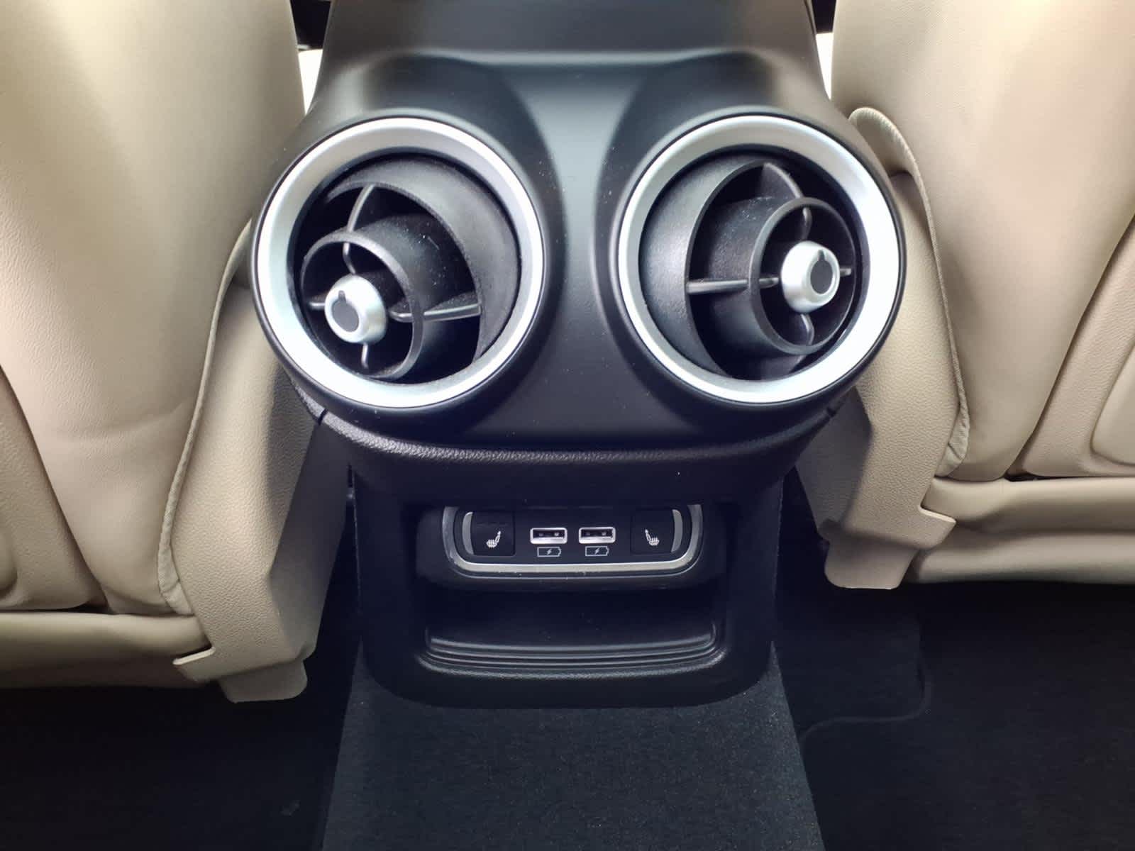 2023 Alfa Romeo Stelvio Lusso