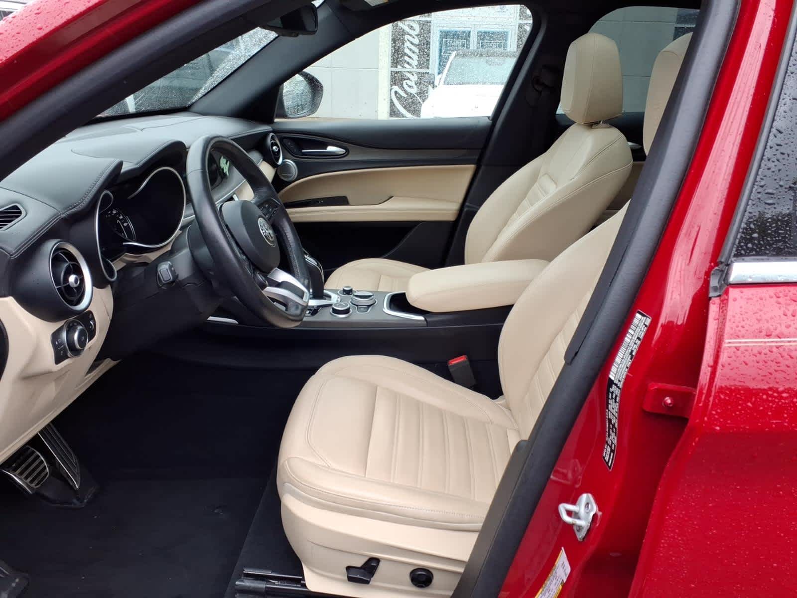2023 Alfa Romeo Stelvio Lusso