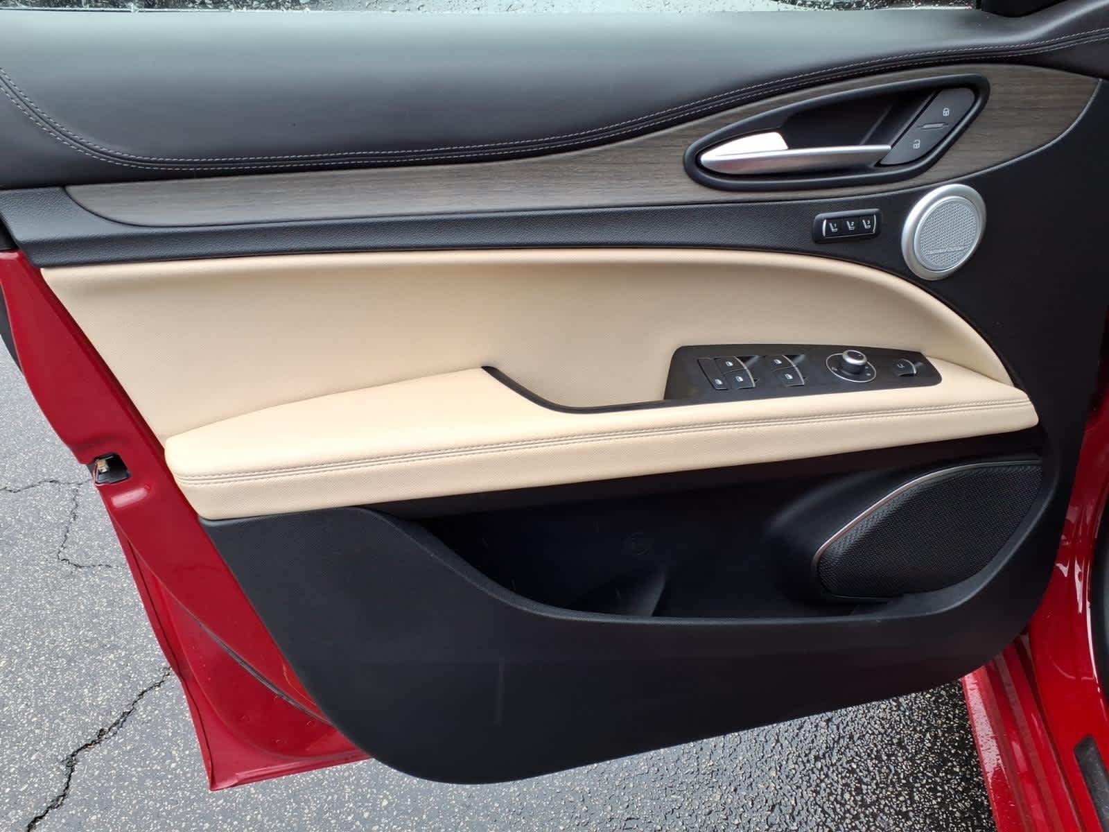 2023 Alfa Romeo Stelvio Lusso