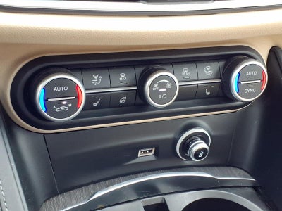 2023 Alfa Romeo Stelvio Lusso