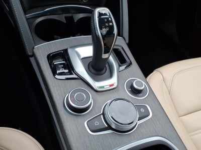 2023 Alfa Romeo Stelvio Lusso