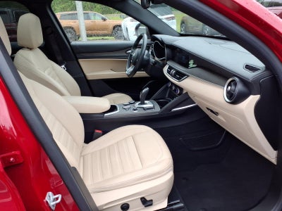 2023 Alfa Romeo Stelvio Lusso