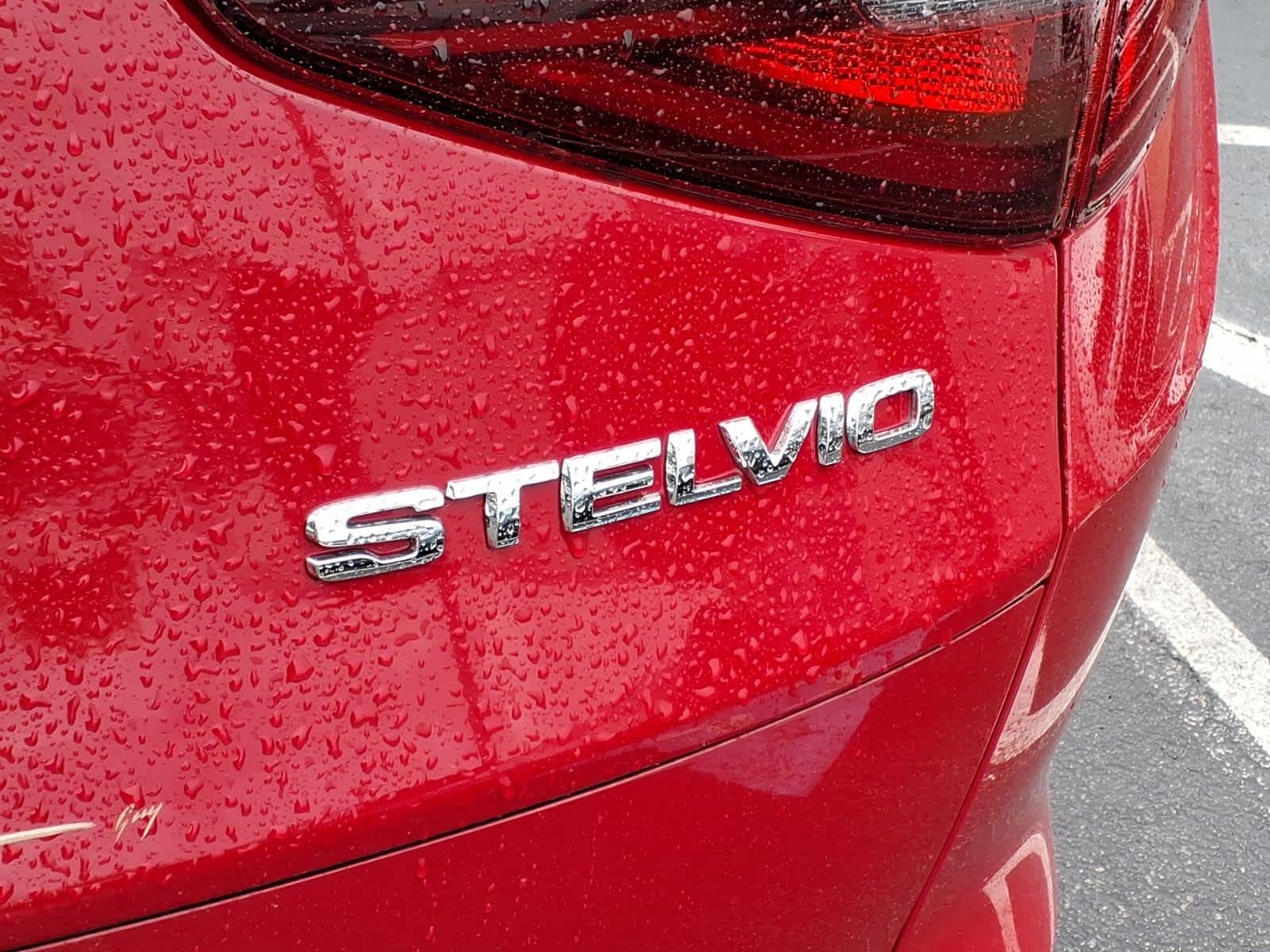 2023 Alfa Romeo Stelvio Lusso
