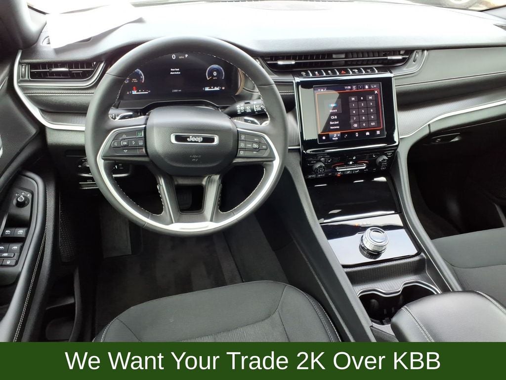 2025 Jeep Grand Cherokee Laredo