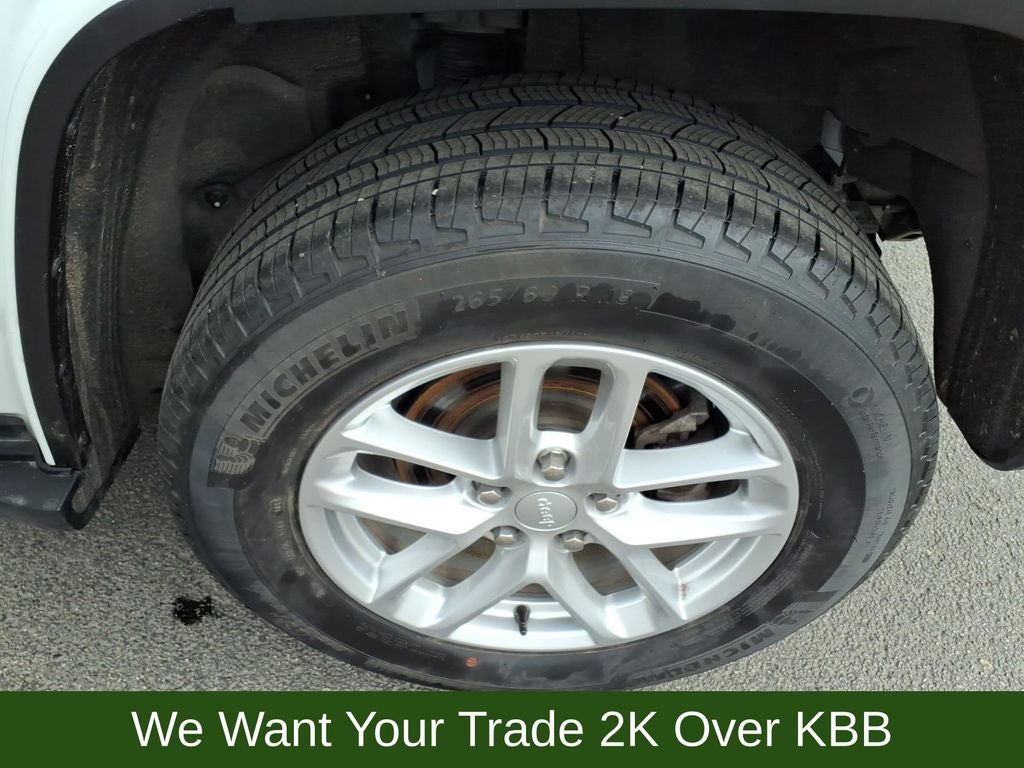 2025 Jeep Grand Cherokee Laredo