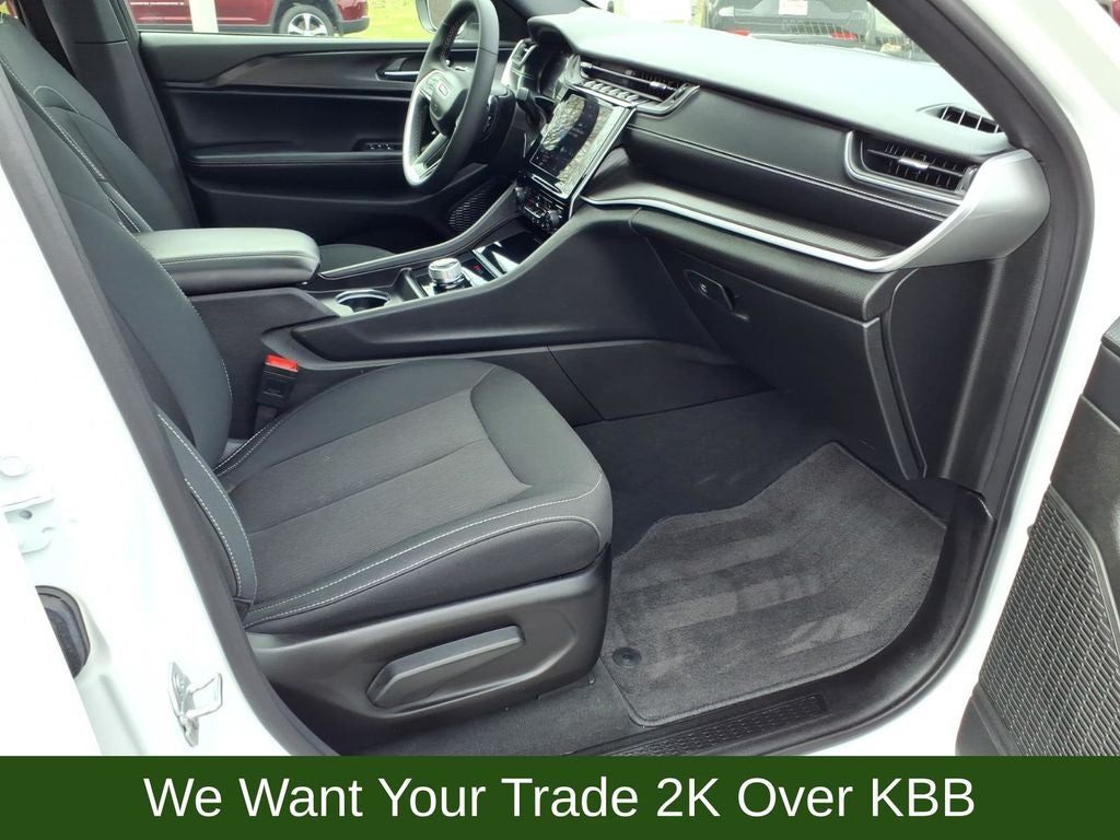 2025 Jeep Grand Cherokee Laredo