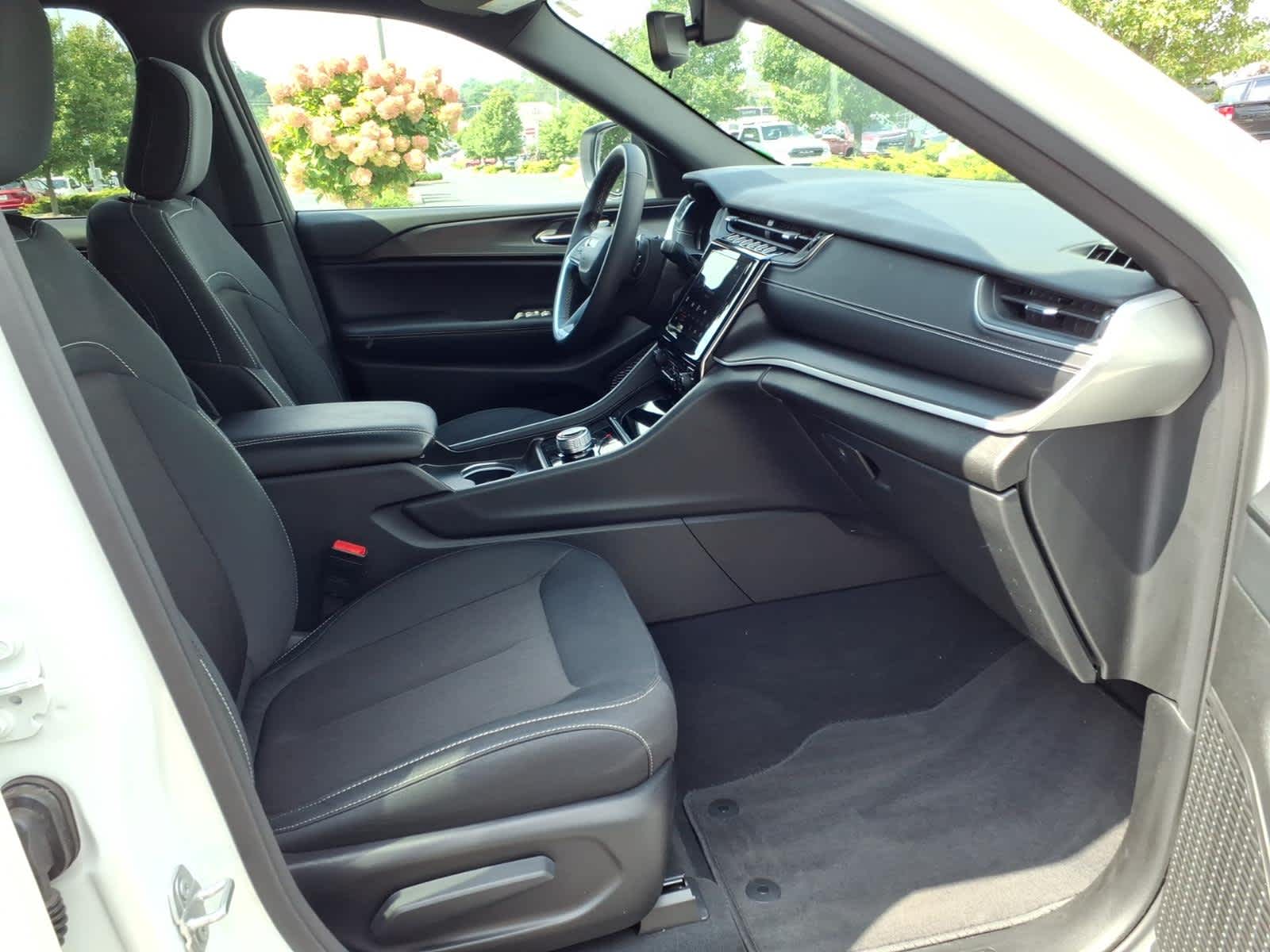 2024 Jeep Grand Cherokee Laredo X