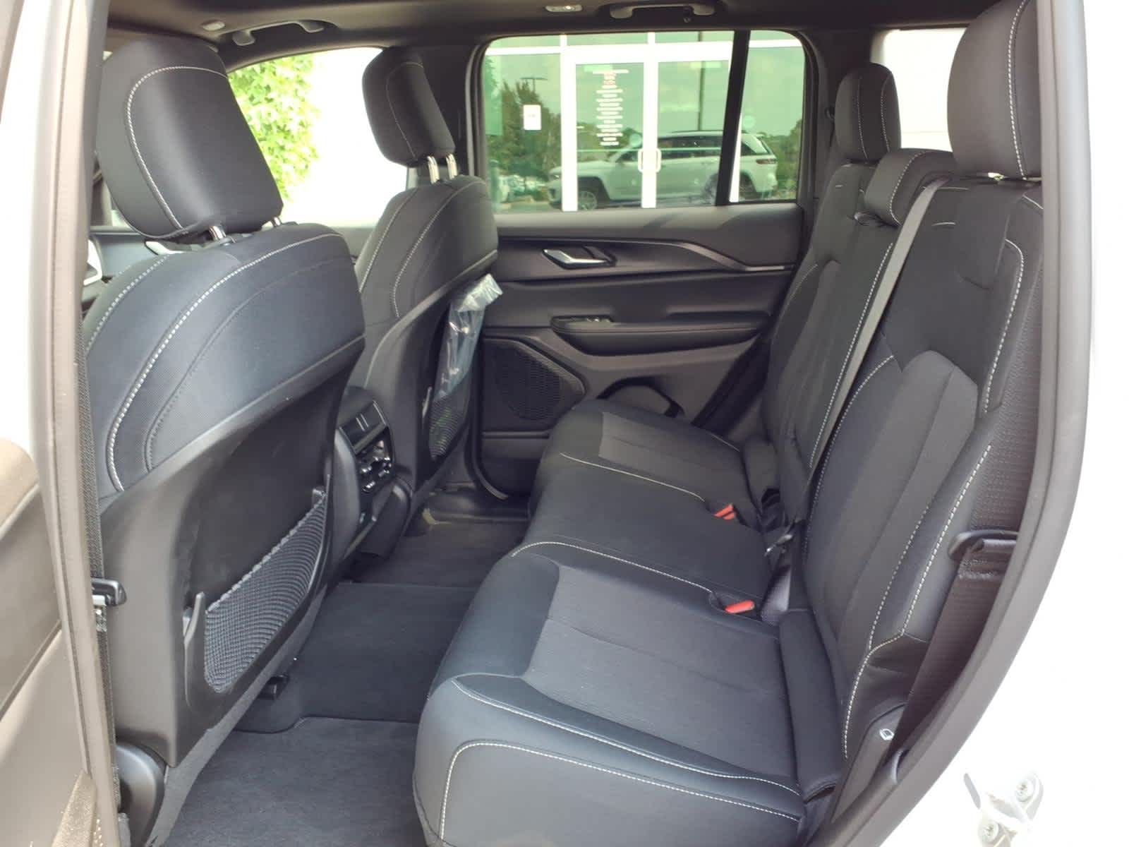 2024 Jeep Grand Cherokee Laredo X