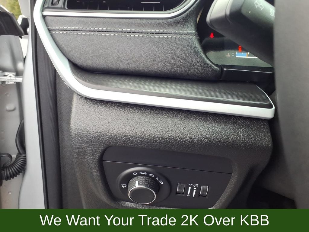 2025 Jeep Grand Cherokee Base