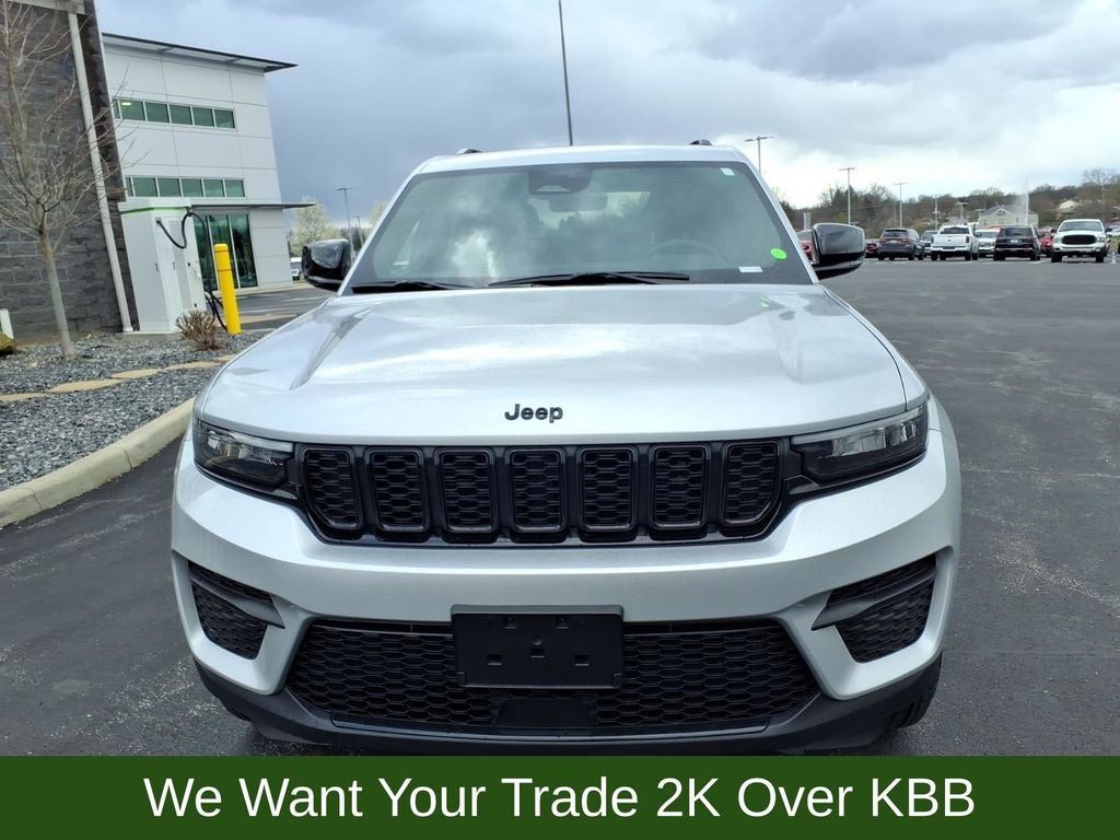 2025 Jeep Grand Cherokee Base