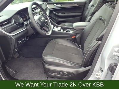 2025 Jeep Grand Cherokee Base