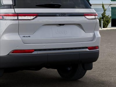 2026 Jeep Grand Cherokee Laredo Altitude