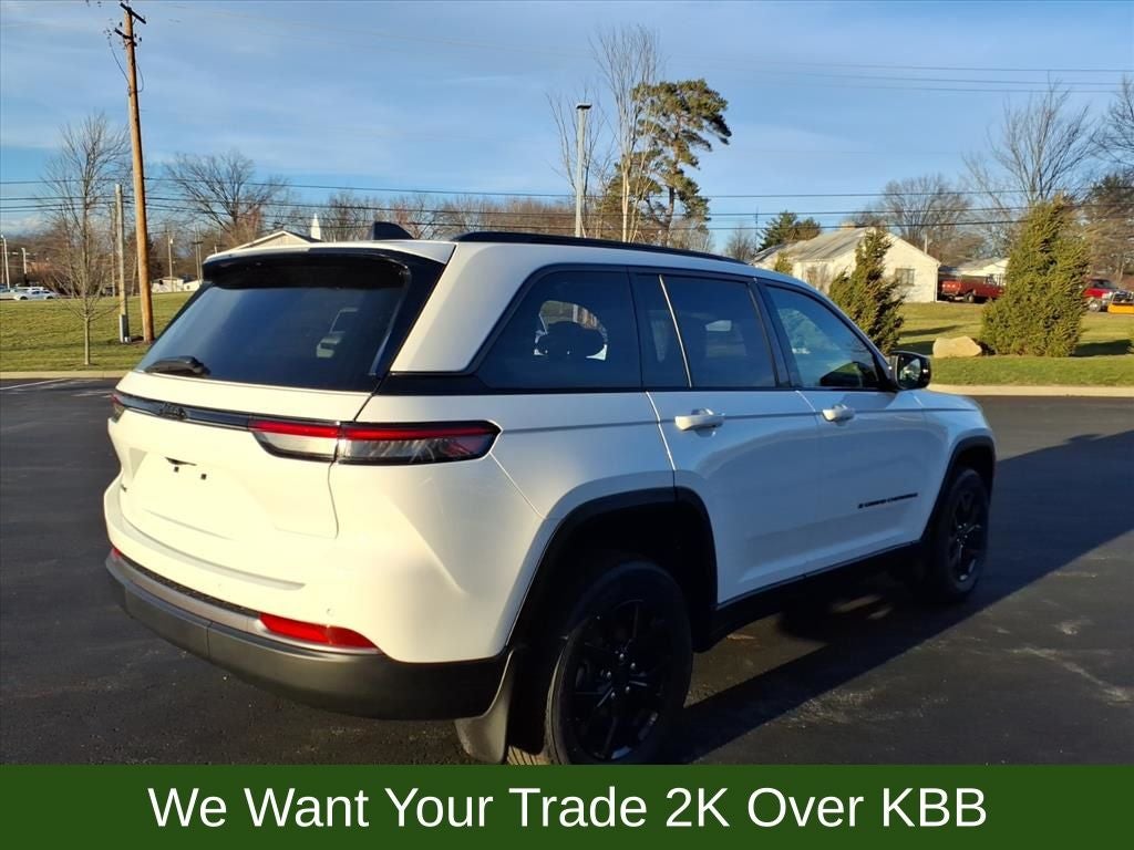 2026 Jeep Grand Cherokee Laredo Altitude