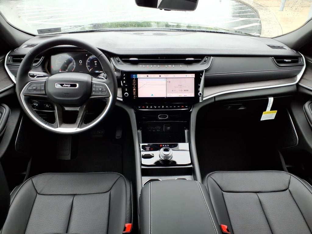 2026 Jeep Grand Cherokee Laredo Altitude