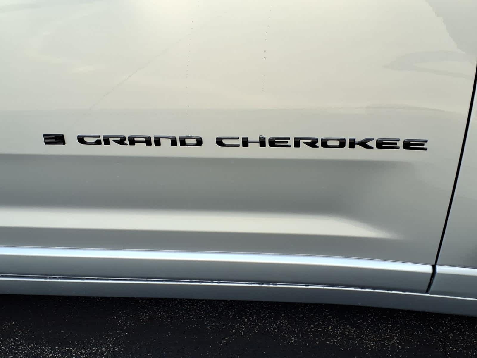 2026 Jeep Grand Cherokee Limited Reserve