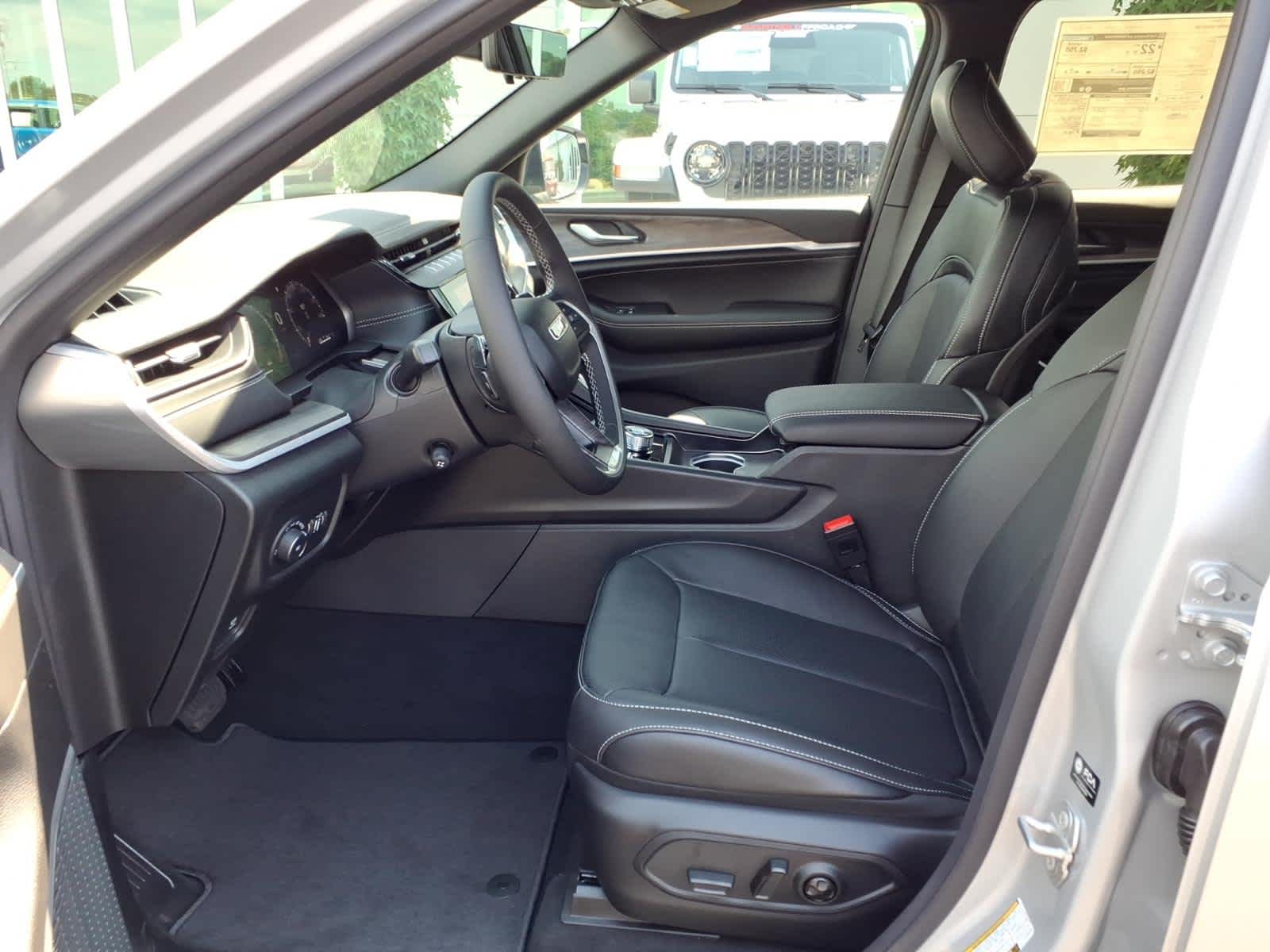 2026 Jeep Grand Cherokee Limited Reserve