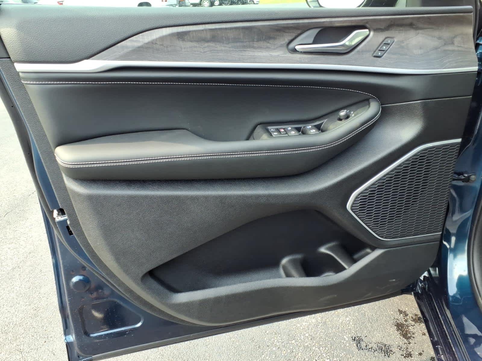2026 Jeep Grand Cherokee Limited Reserve