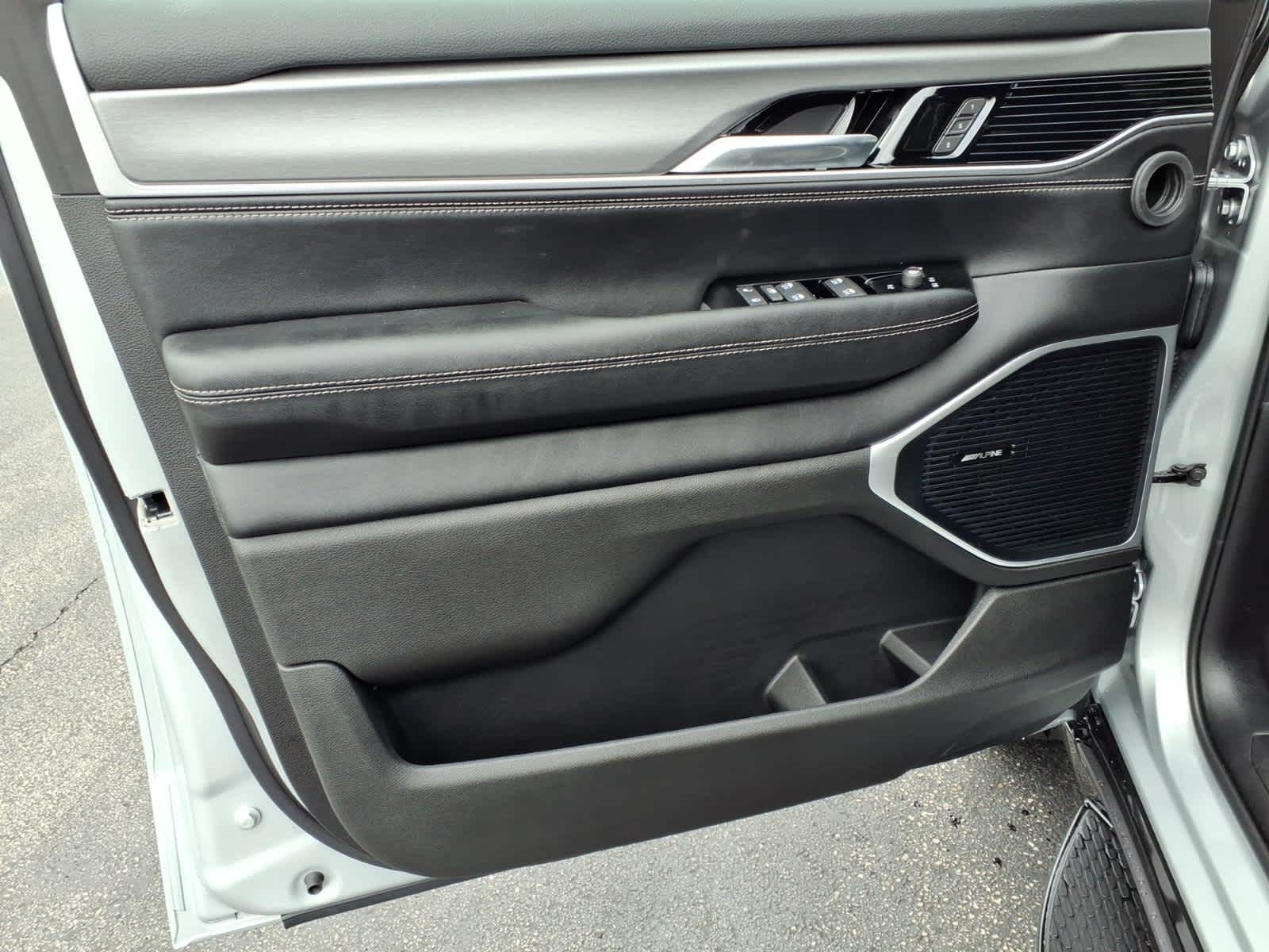 2026 Jeep Grand Wagoneer Upland
