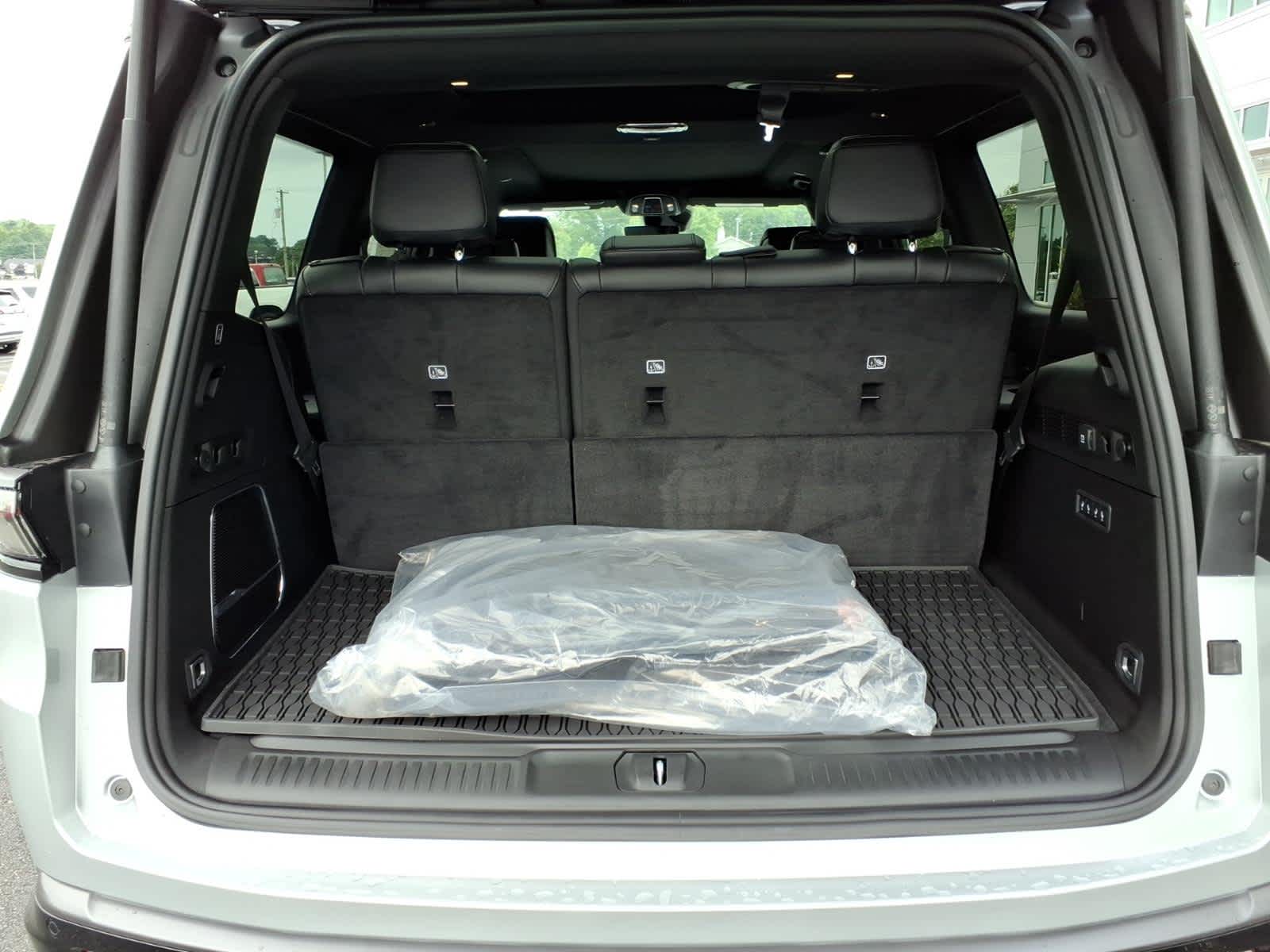 2026 Jeep Grand Wagoneer Upland