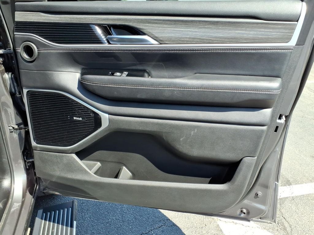 2023 Jeep Wagoneer Series III