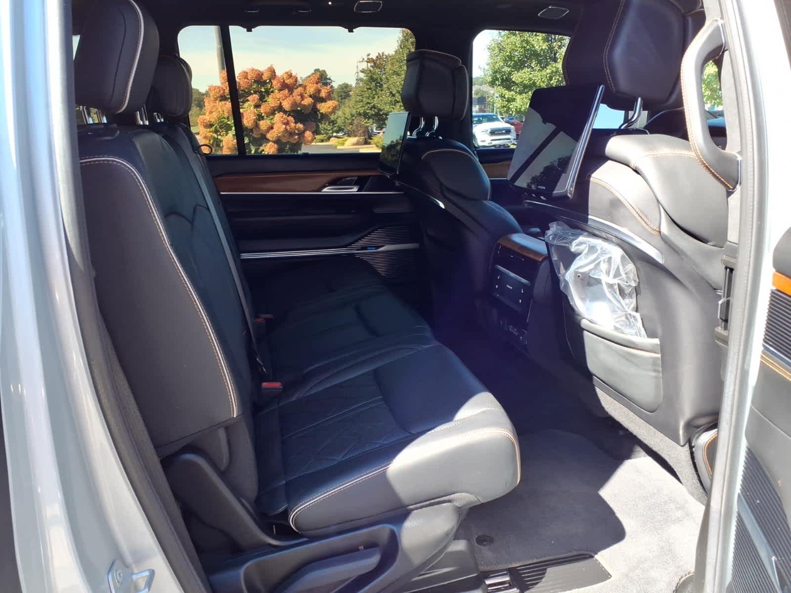 2022 Jeep Grand Wagoneer Series III