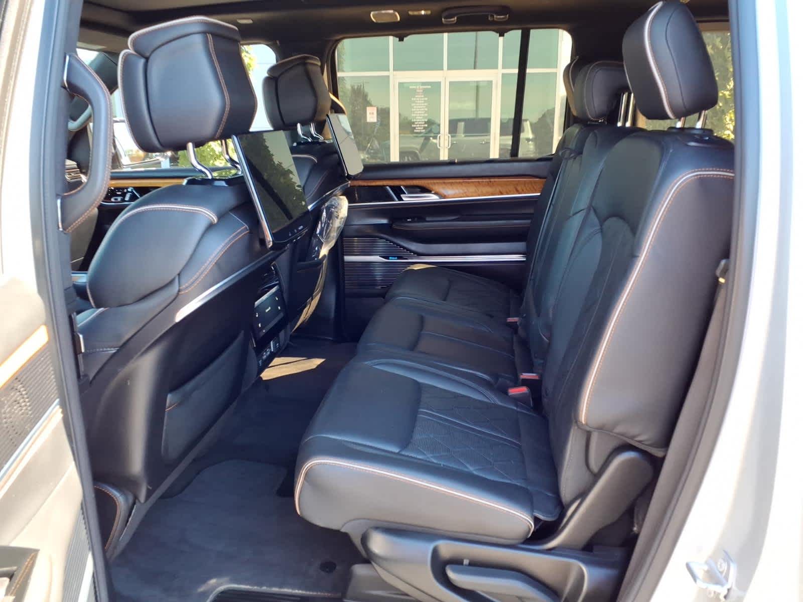 2022 Jeep Grand Wagoneer Series III