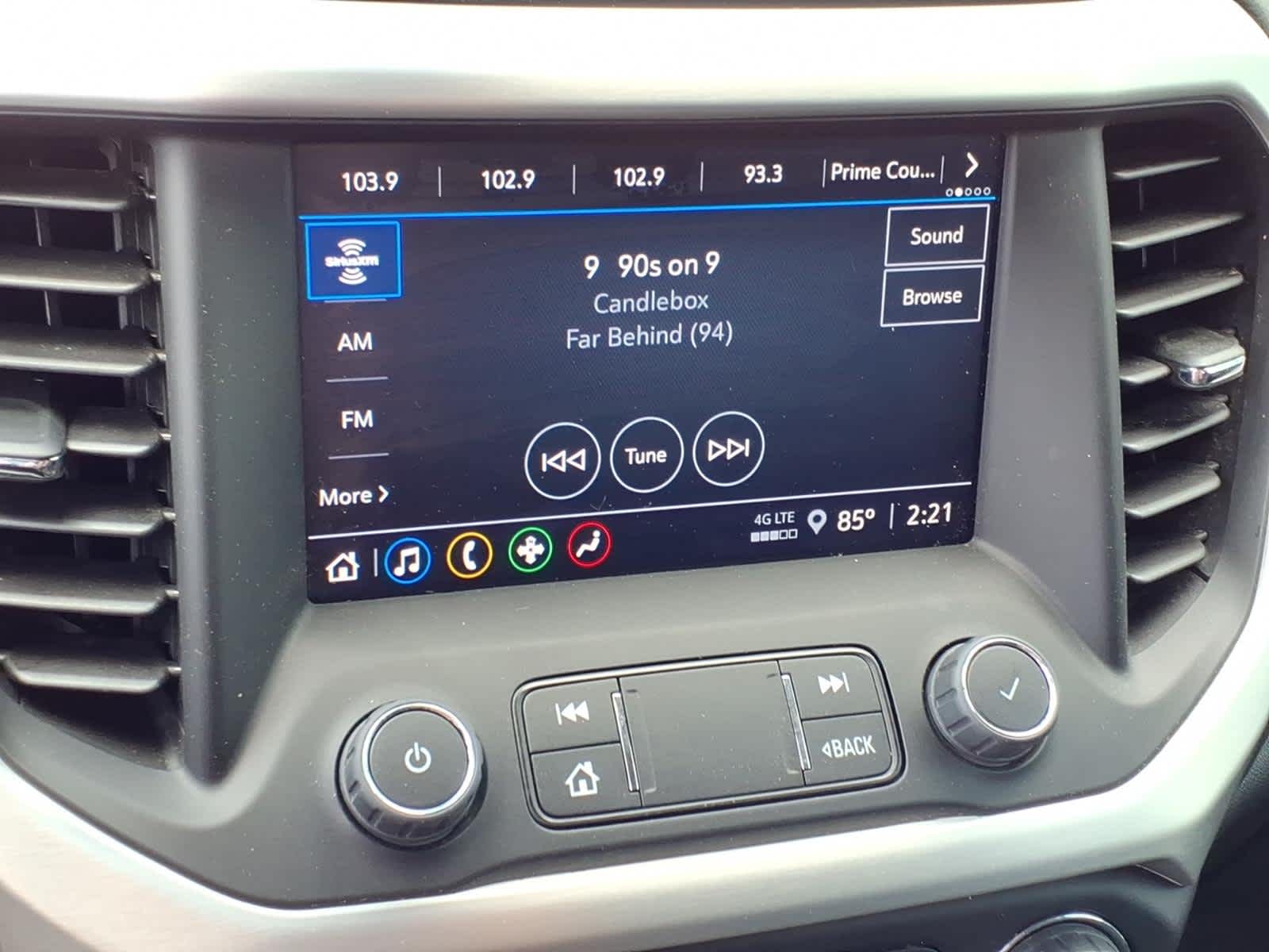 2022 GMC Acadia SLE