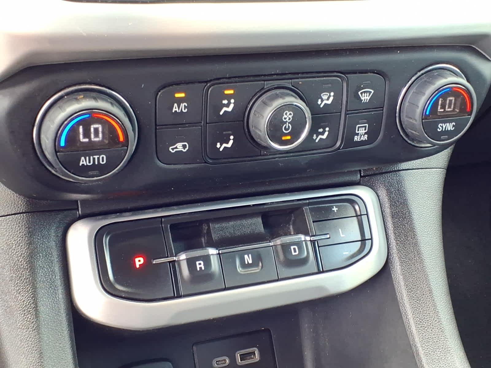 2022 GMC Acadia SLE