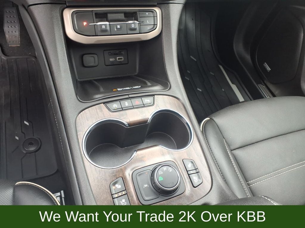 2023 GMC Acadia Denali