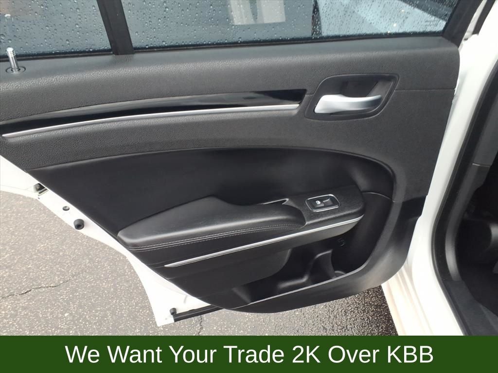 2023 Chrysler 300 Touring