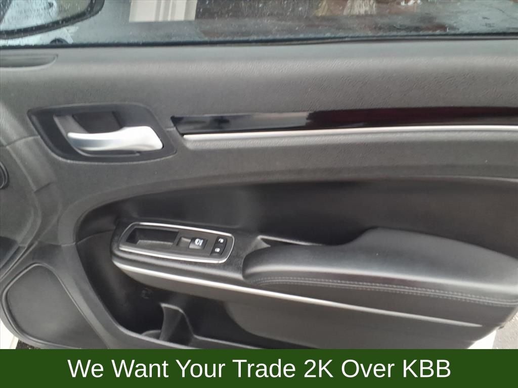 2023 Chrysler 300 Touring