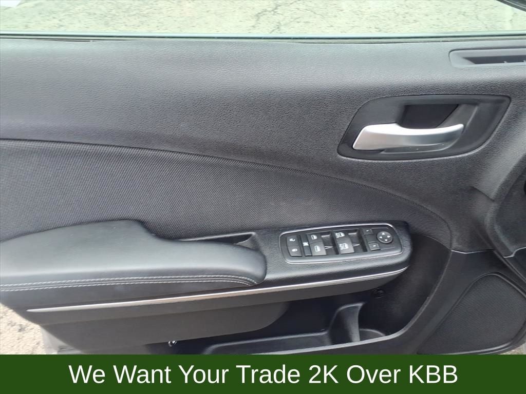 2016 Dodge Charger SE