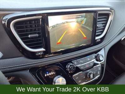 2026 Chrysler Pacifica Select