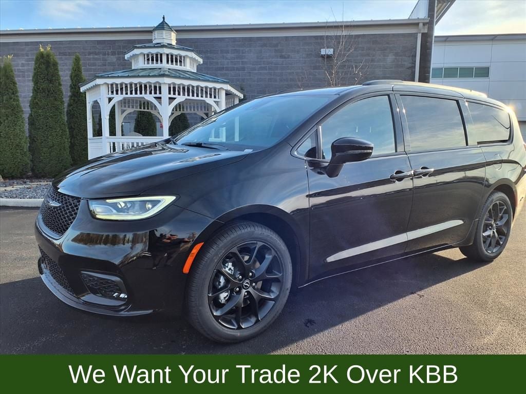 2026 Chrysler Pacifica Select