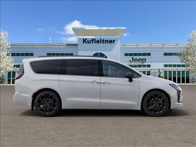 2027 Chrysler Pacifica Limited