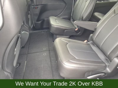 2026 Chrysler Pacifica Select