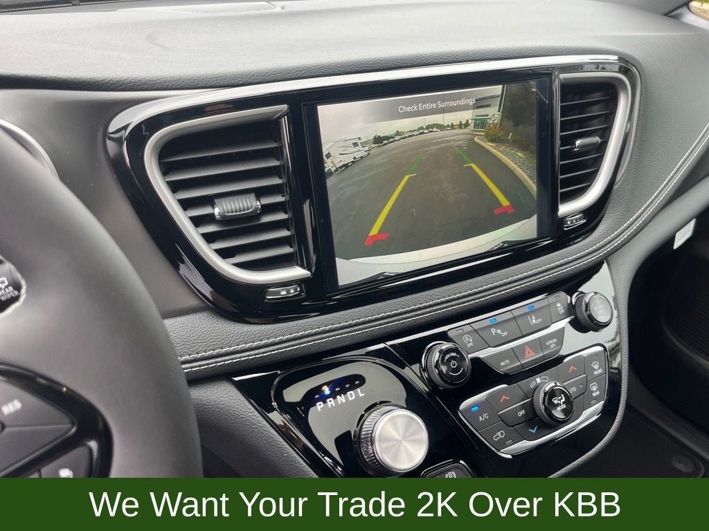 2026 Chrysler Pacifica Select