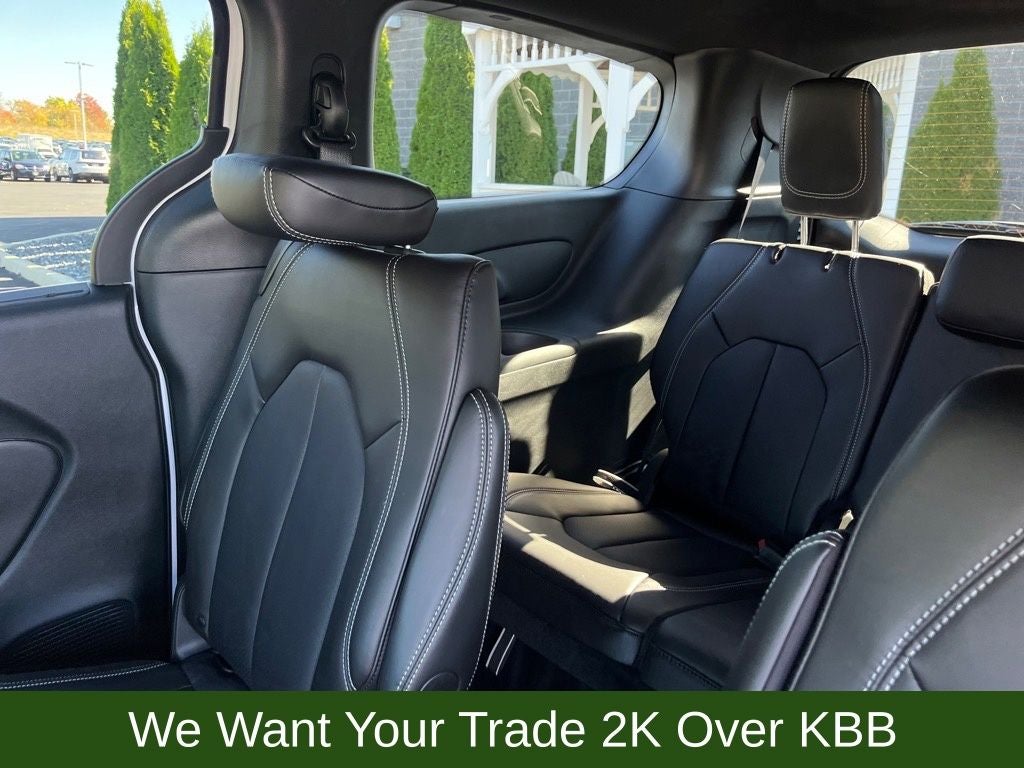 2026 Chrysler Pacifica Select