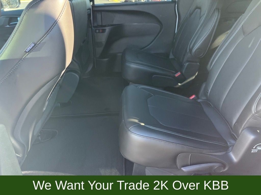 2026 Chrysler Pacifica Select