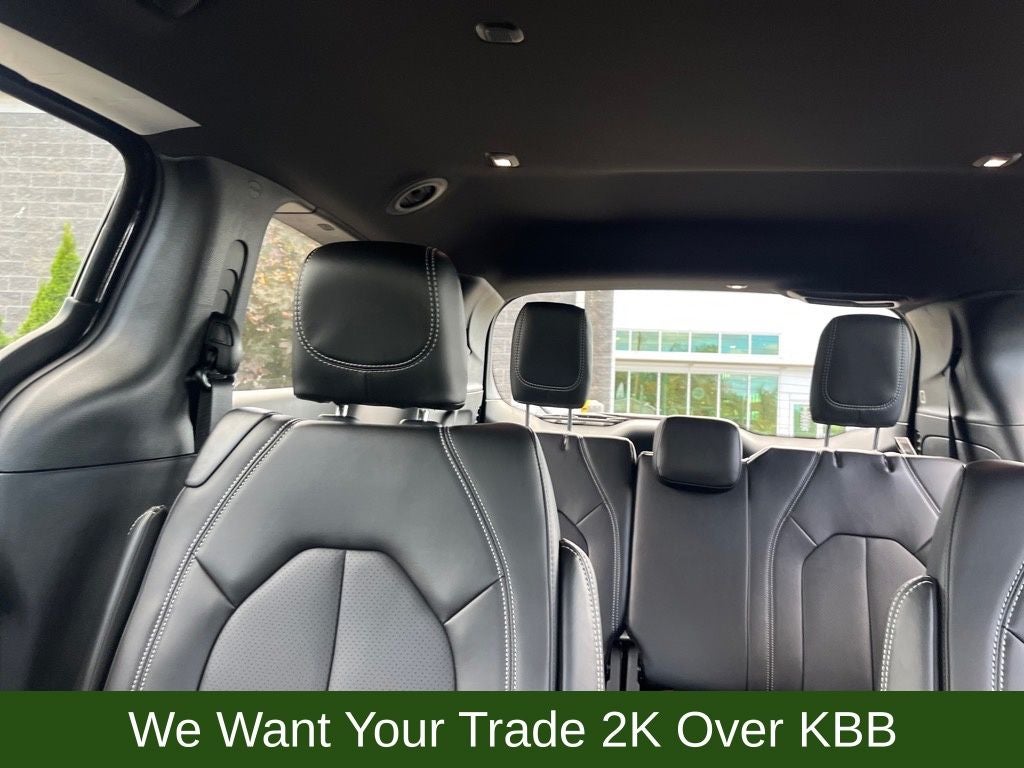 2026 Chrysler Pacifica Select