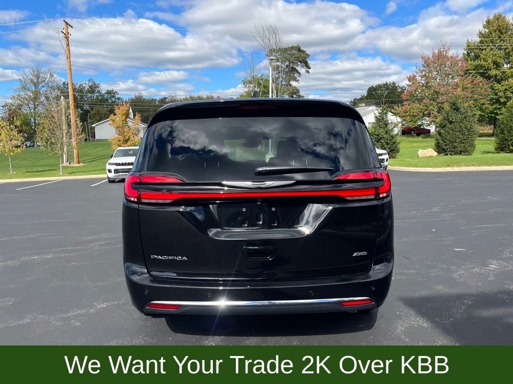2026 Chrysler Pacifica Select