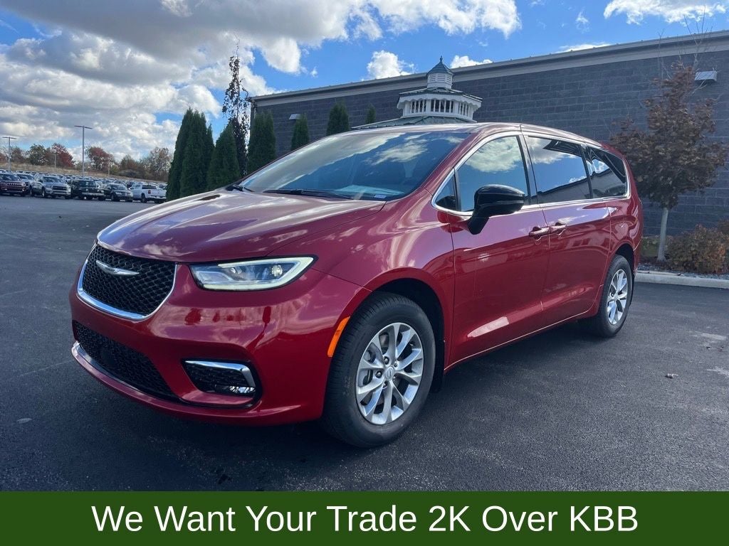 2026 Chrysler Pacifica Select