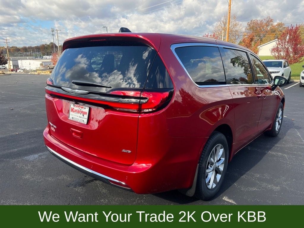 2026 Chrysler Pacifica Select