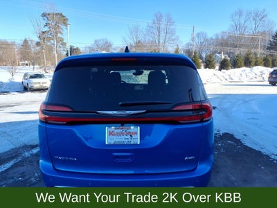 2026 Chrysler Pacifica Select