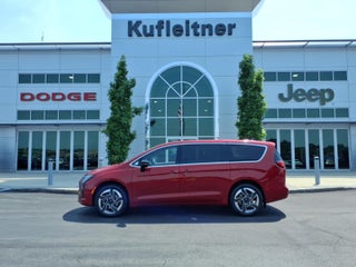 2027 Chrysler Pacifica Limited