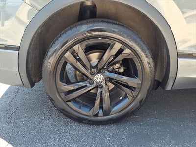 2024 Volkswagen Tiguan 2.0T SE R-Line Black