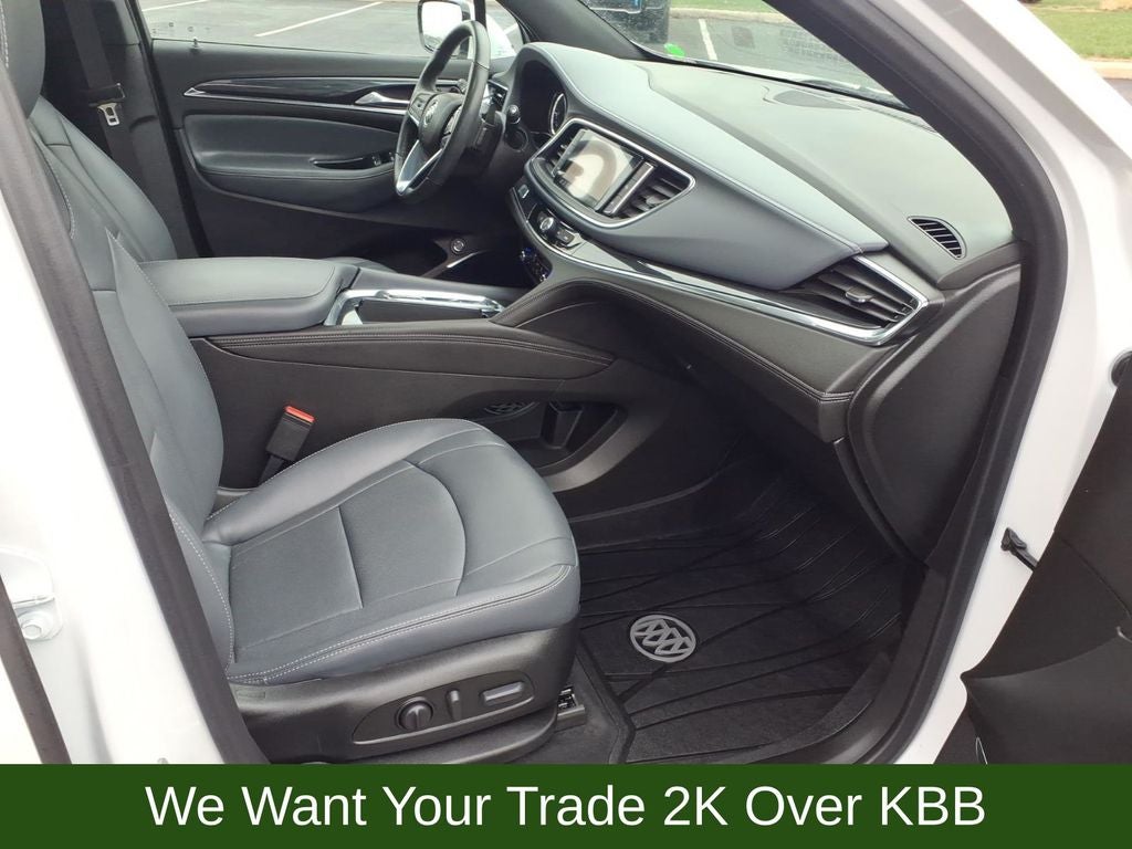 2023 Buick Enclave Essence